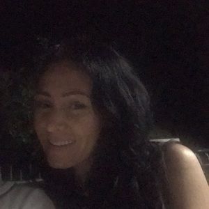 Meet your Posher, Lois